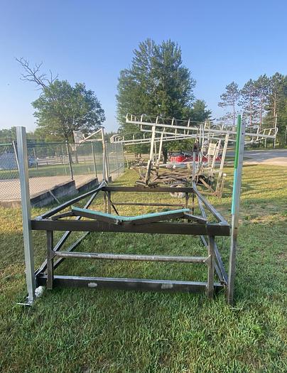 Used Used Cantilever Lift 1500-2000# Manual 7′ wide