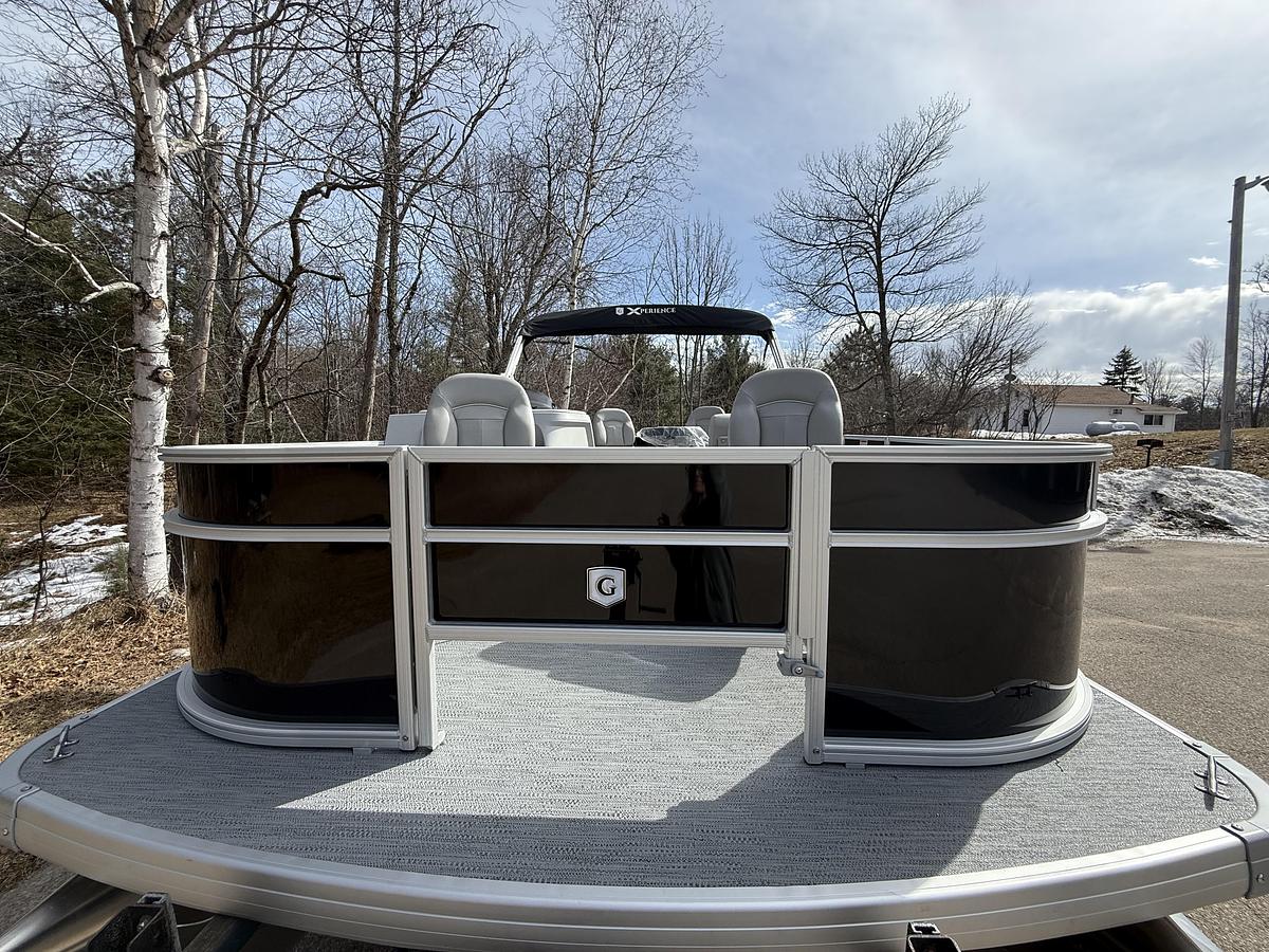 2026 NEW Sweetwater Xperence 18’ Fish