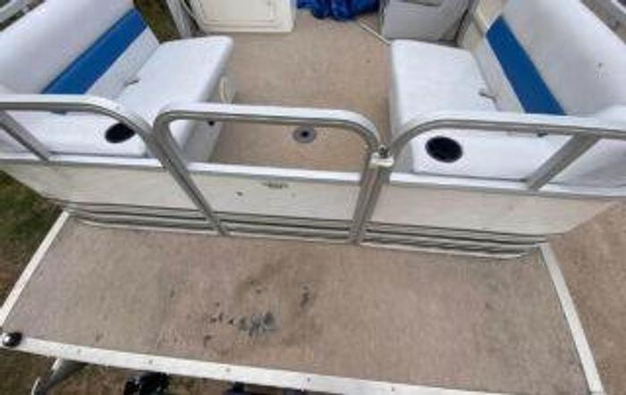 Used 1999 20′ Smoker Craft Cruising 2012 50hp Murc