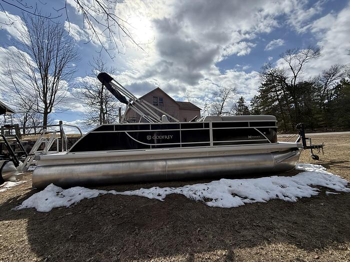 Sweetwater Xperience 2286 SFLX Yamaha 115hp