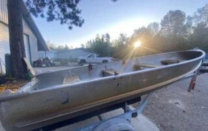 Used 14′ Aluminum Row Boat