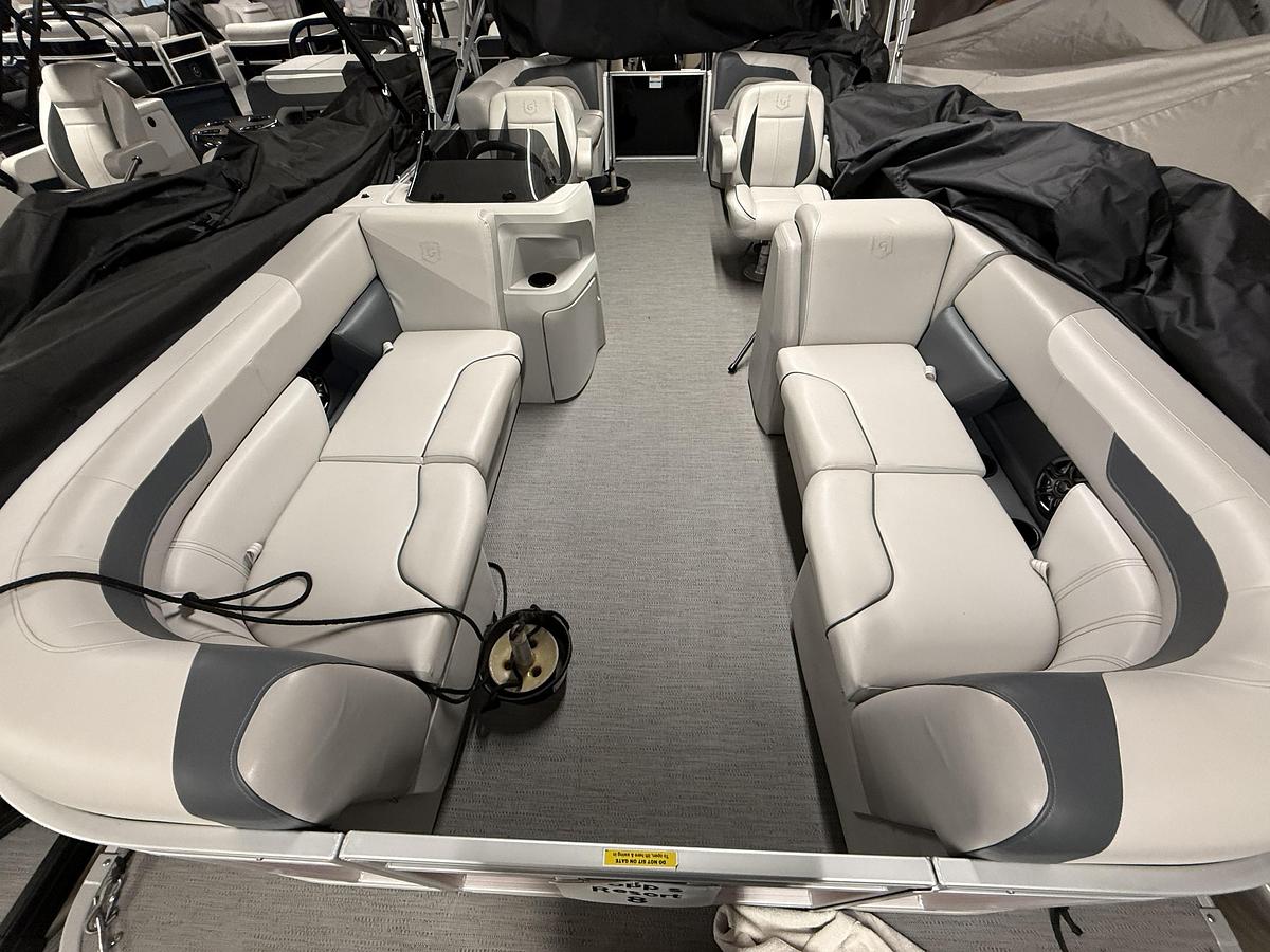 Used 2025 2086CSB Sweetwater C0-Caption Seating