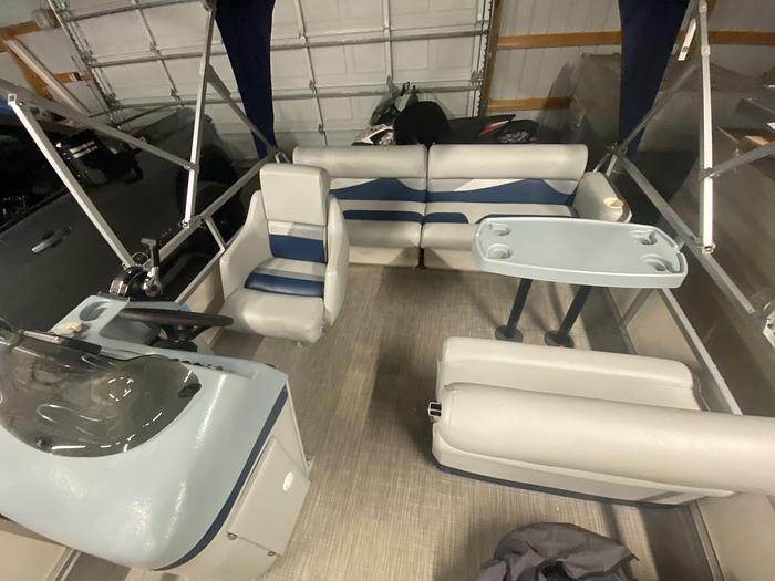Used 2003 2080EC Misty Harbor 20′ Fish & Cruise