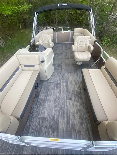 Used 2023 2286SB Sweetwater C0-Caption Seating