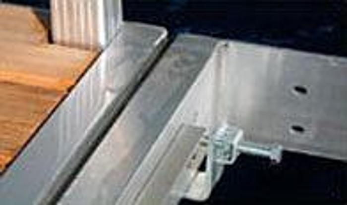 DAKA WideFive Docks-Roll-In