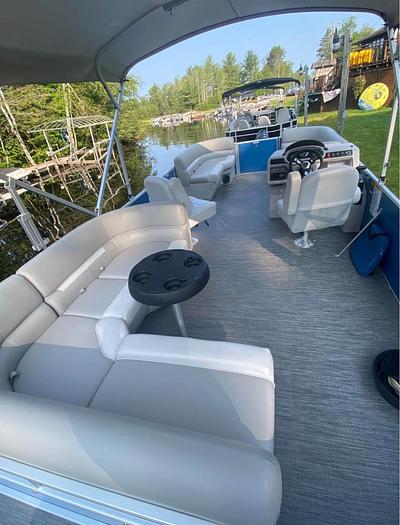 Used 2024 2086CX Sweetwater C0-Caption Seating 21′ 4″