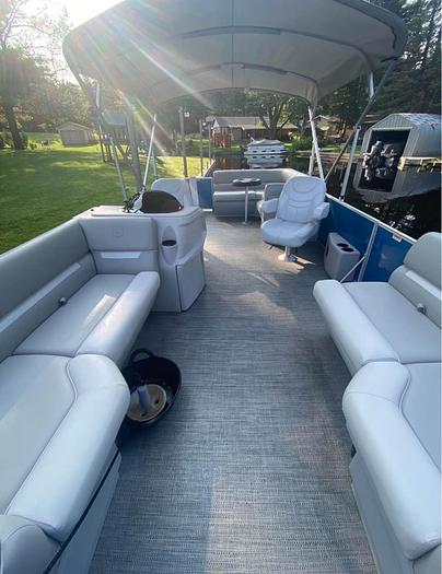 Used 2024 2086CX Sweetwater C0-Caption Seating 21′ 4″