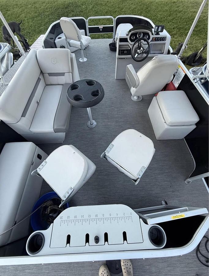 Used 2024 2086CX Sweetwater C0-Caption Seating