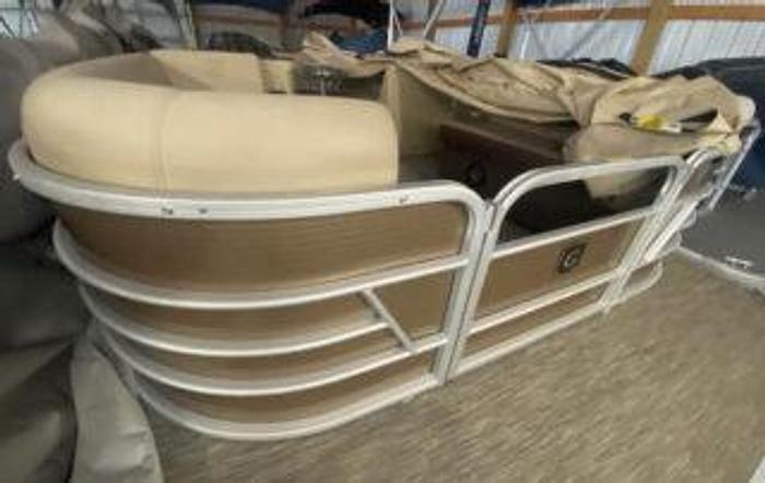 Used 2023 Sweetwater Cruising 2086C