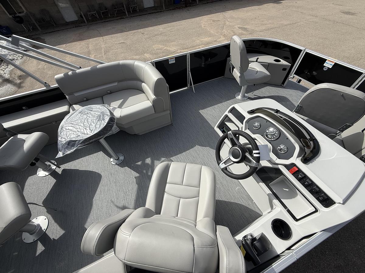 2026 NEW Sweetwater Xperence 18’ Fish