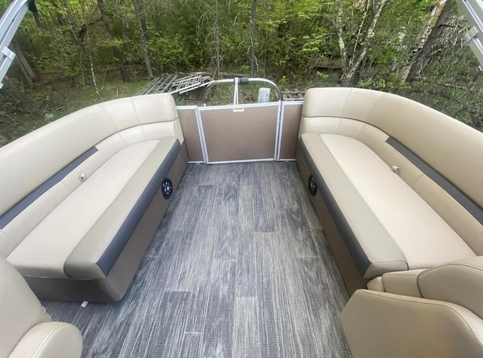 Used 2023 2286SB Sweetwater C0-Caption Seating