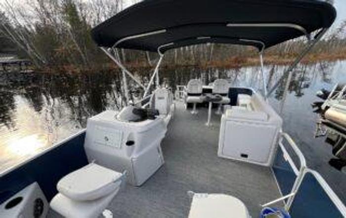 Used 2024 Sweetwater Fishing 1886FX