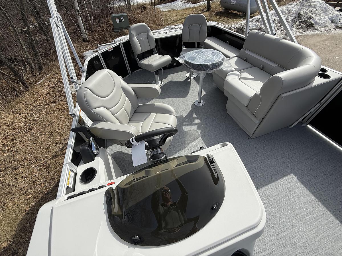 2026 NEW Sweetwater Xperence 18’ Fish