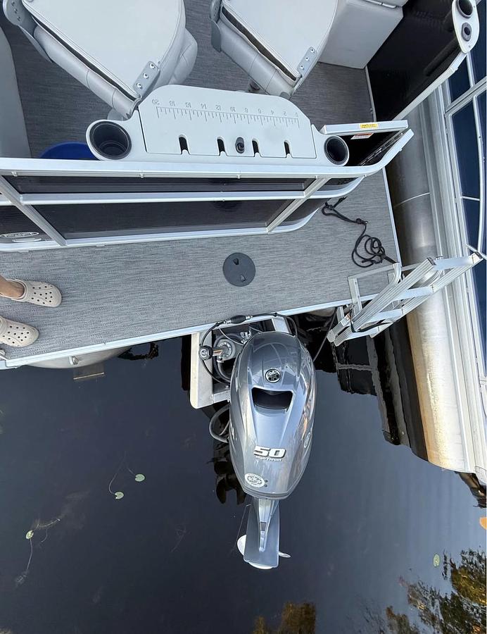 Used 2024 2086CX Sweetwater C0-Caption Seating