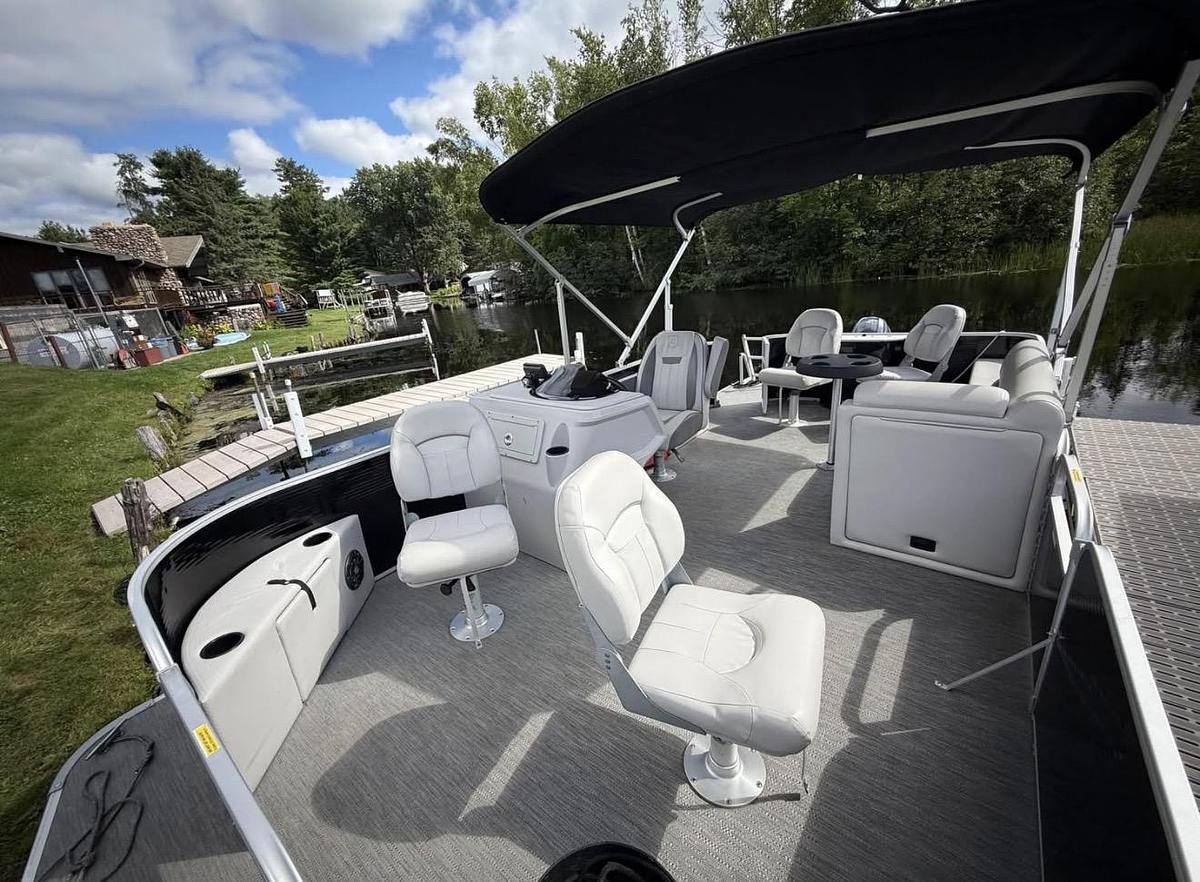 Used 2024 2086CX Sweetwater C0-Caption Seating