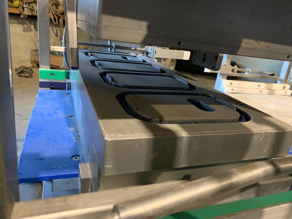 Used Sealpac 750 traysealer