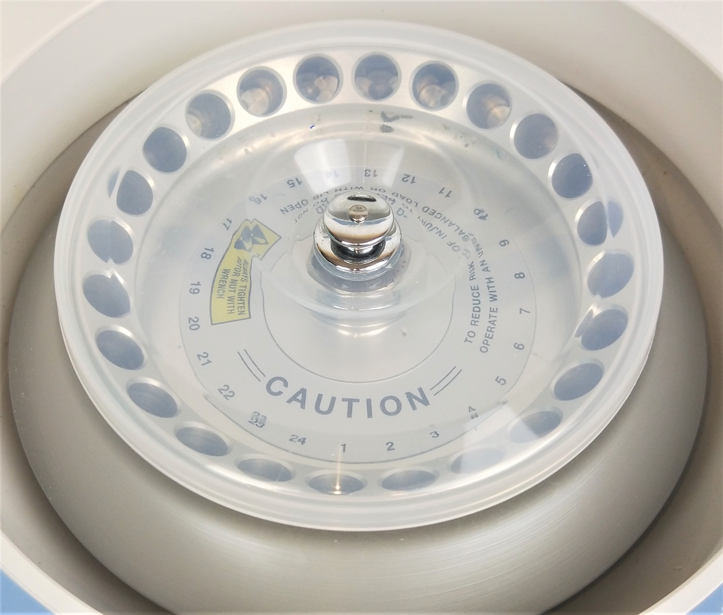 New Open Box Labnet Spectrafuge 24D MicroCentrifuge - 24 x 1.5 - 2mL