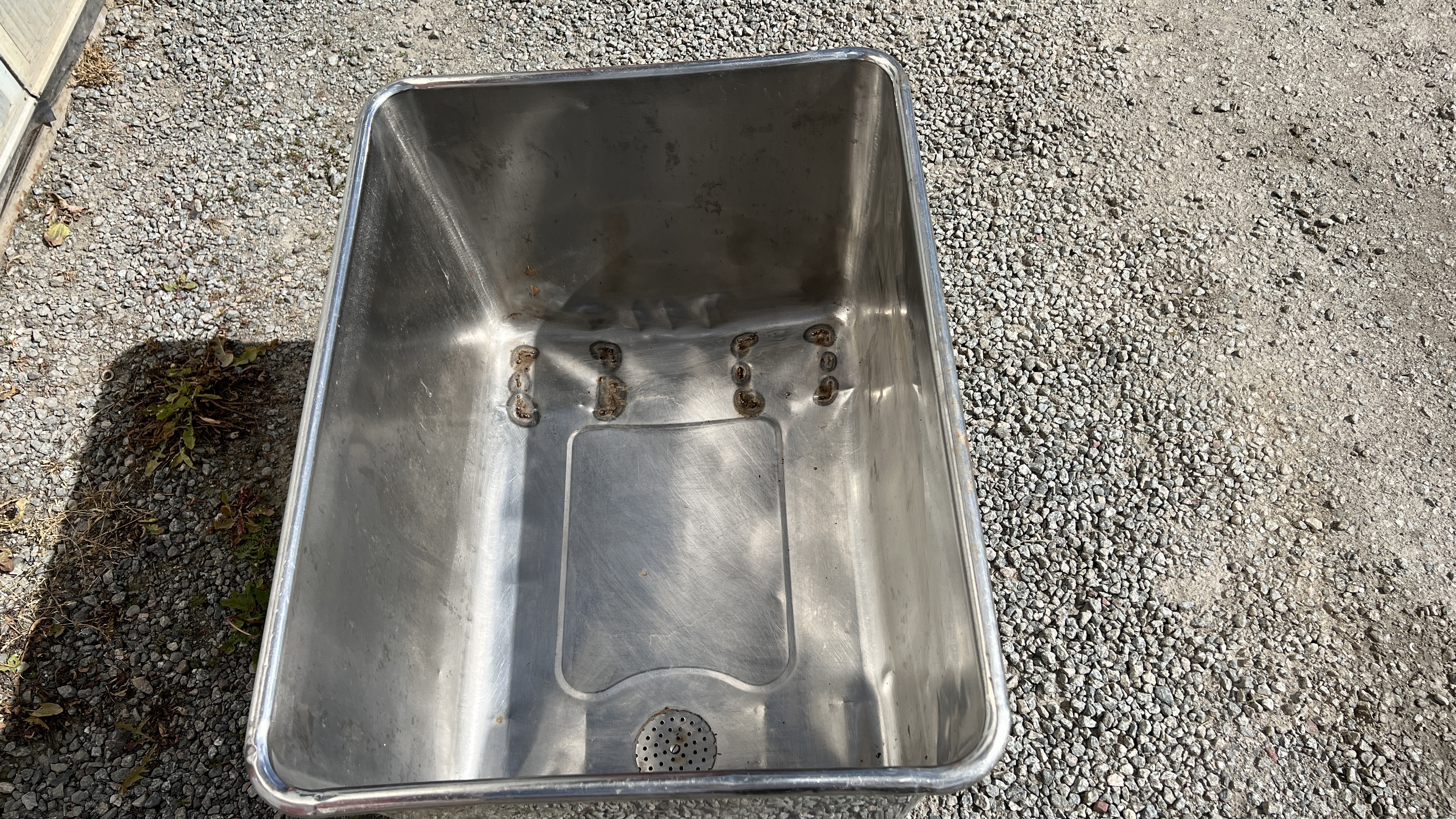 Used  Balja med dränering 200liter