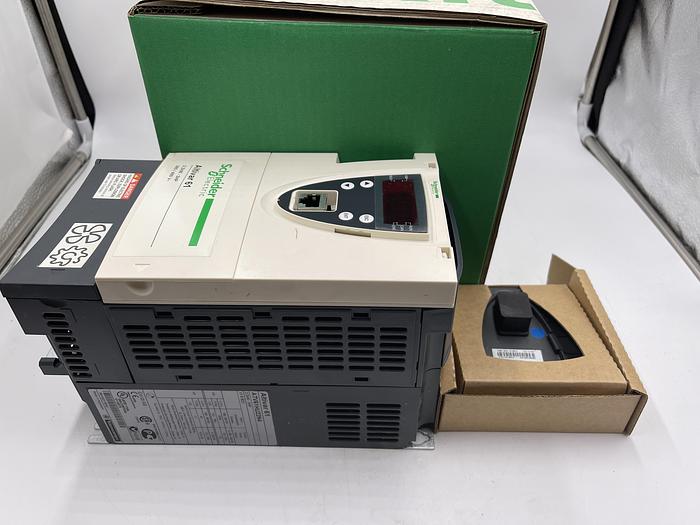 Schneider Electric ATV61HU22N4