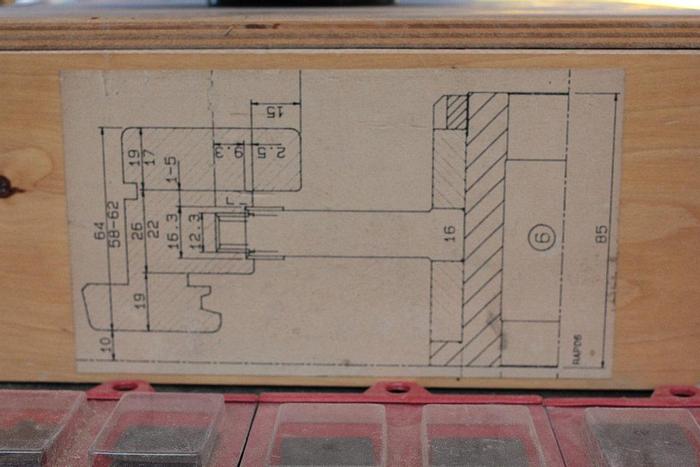 Used Gruppo utensili serramento usato