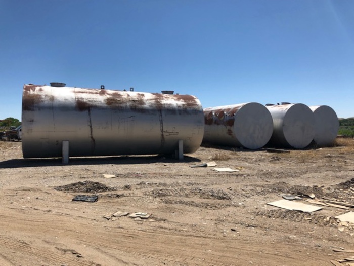 HB18245 tanks 20,000 gallon 11’ diameter x 28 feet long w stands steel