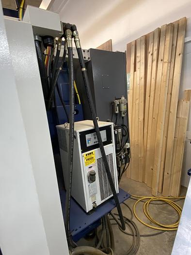 Gebraucht CNC Vertikales Bearbeitungszentrum YCM MV106A