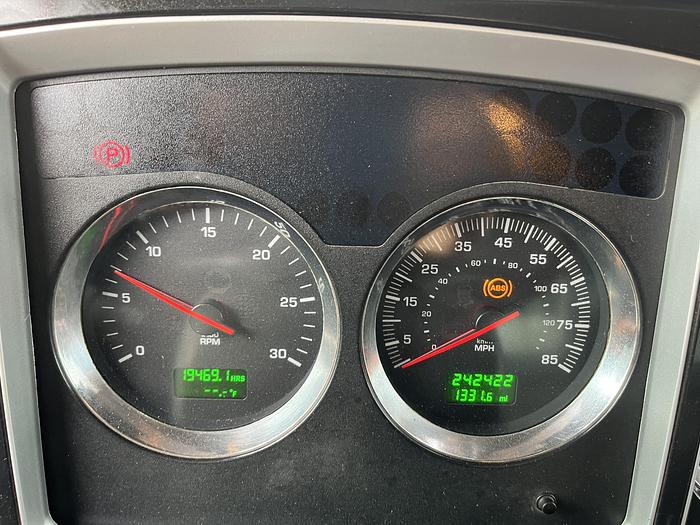 Used 2008 Kenworth T800 Tandem-Axle Dump Truck #5624