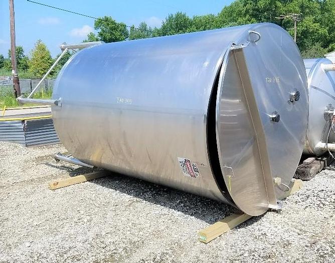 Used 3,000 GALLON WALKER SANITARY STAINLESS STEEL TANK