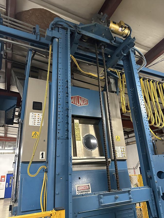 Used 1998 MILNOR Shuttle