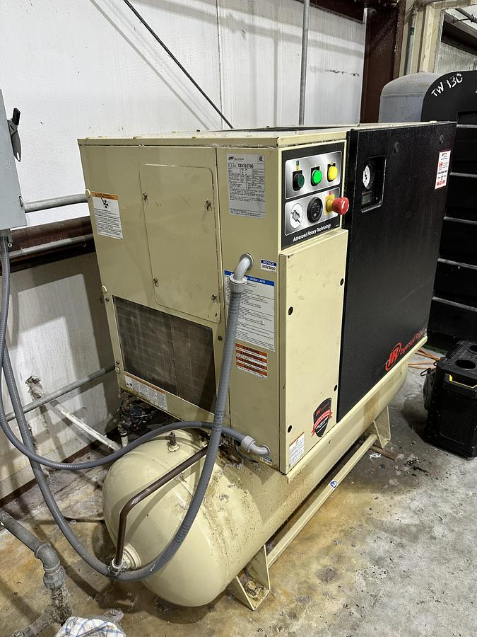 Used 2015 INGERSOLL RAND UP6-10TAS-125