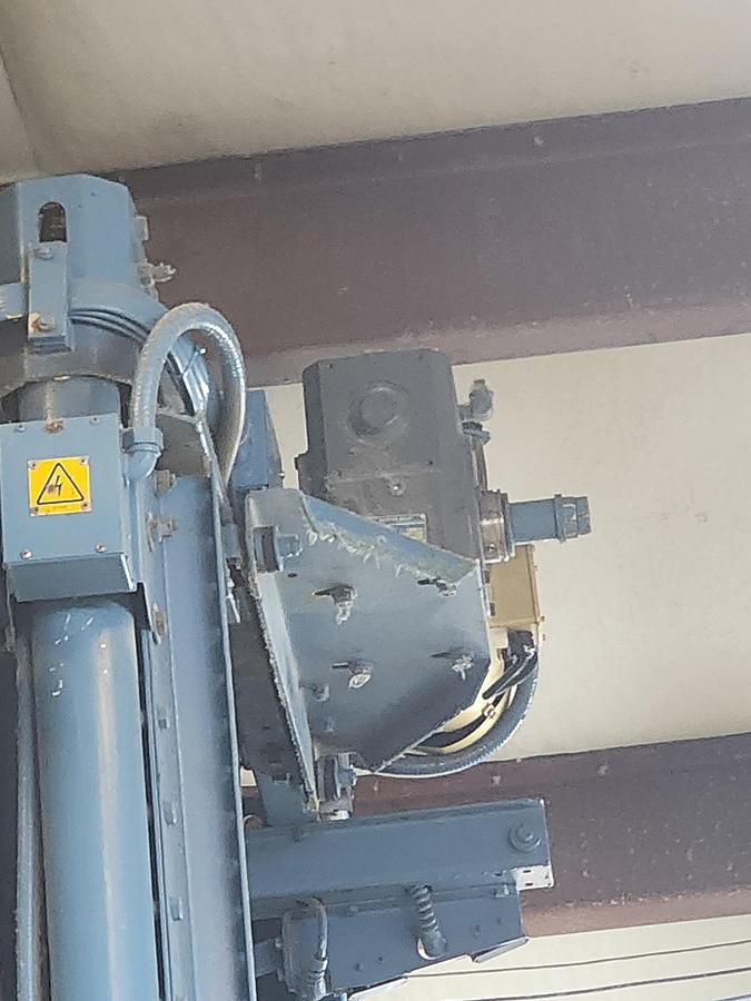 Used 1998 MILNOR Shuttle