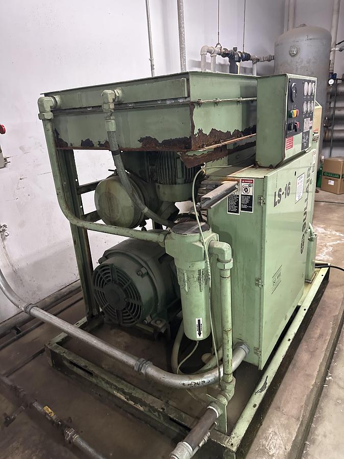 Used 1995 Sullair screw compressor
