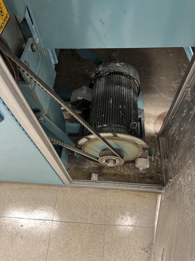 Used 2002 BRAUN 2 ROLL STEAM IRONER