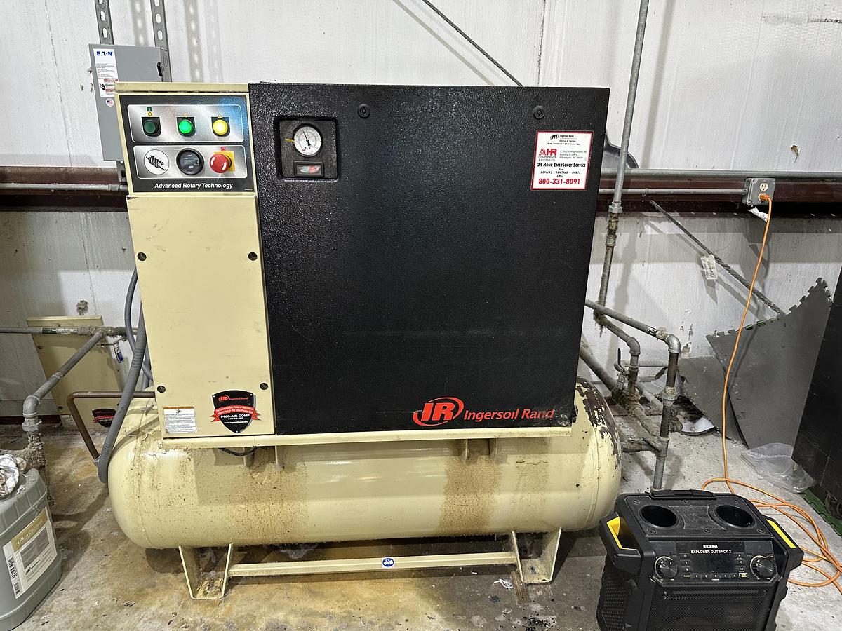 Used 2015 INGERSOLL RAND UP6-10TAS-125