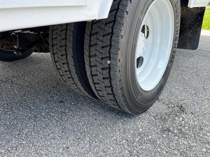 Used Altec AT40G Bucket Boom on 2015 Ford F550 Reg Cab Utility Truck - C46671