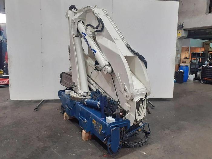 Usado Grúa Cormach 28000 E4