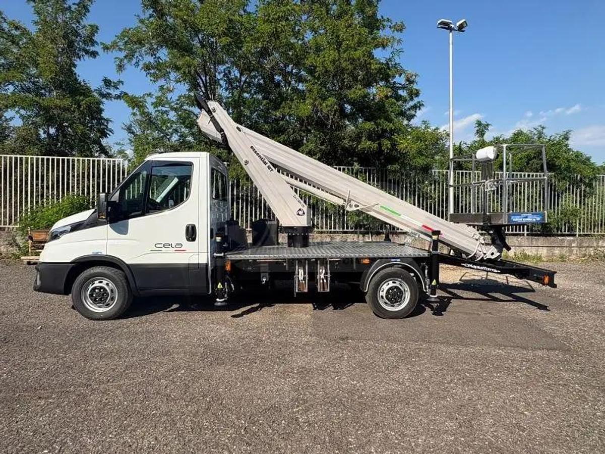 Plataforma aérea sobre camión Cela Essential 18T H+H - unidad en stock