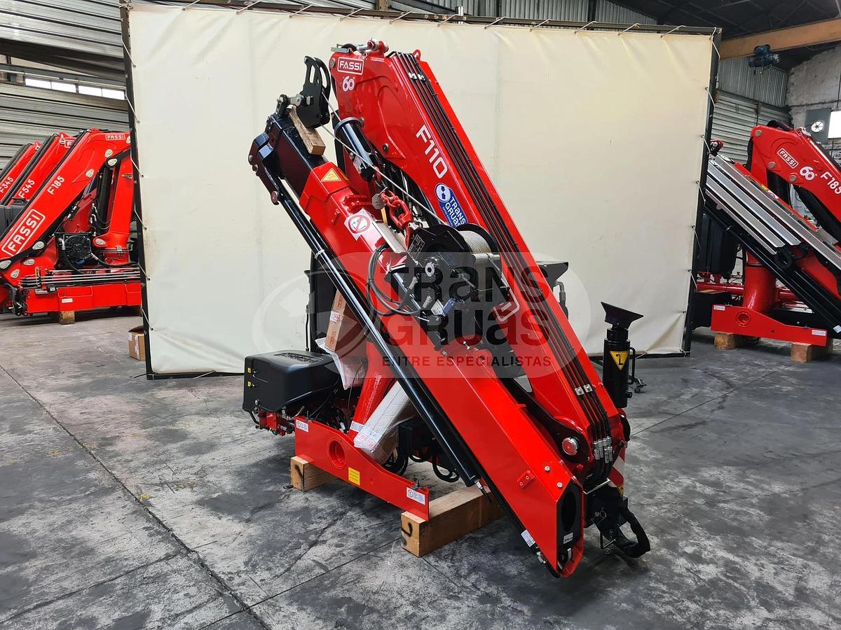 Grúa hidráulica articulada Fassi F110B.1.22 E-DYNAMIC 9,48 tm con cabrestante en venta