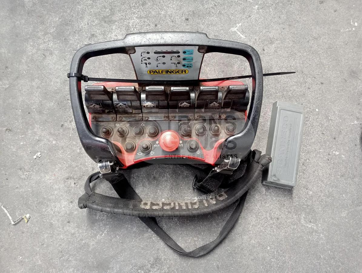 Usado Grúa hidráulica Palfinger PK 20002 usada en venta