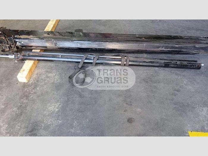 Usado Grúa HMF 1110 K2 solo para recambios