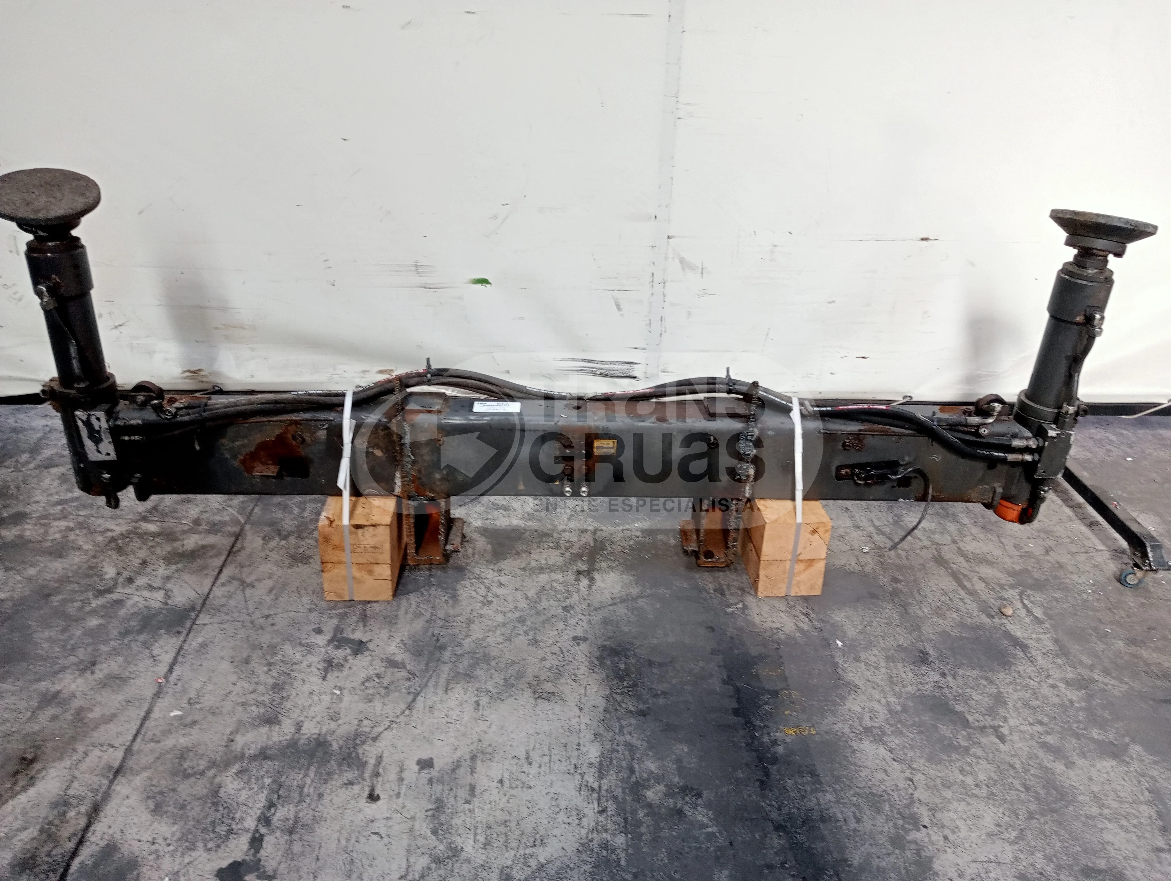 Usado Estabilizador extensible hidráilico a 3300mm
