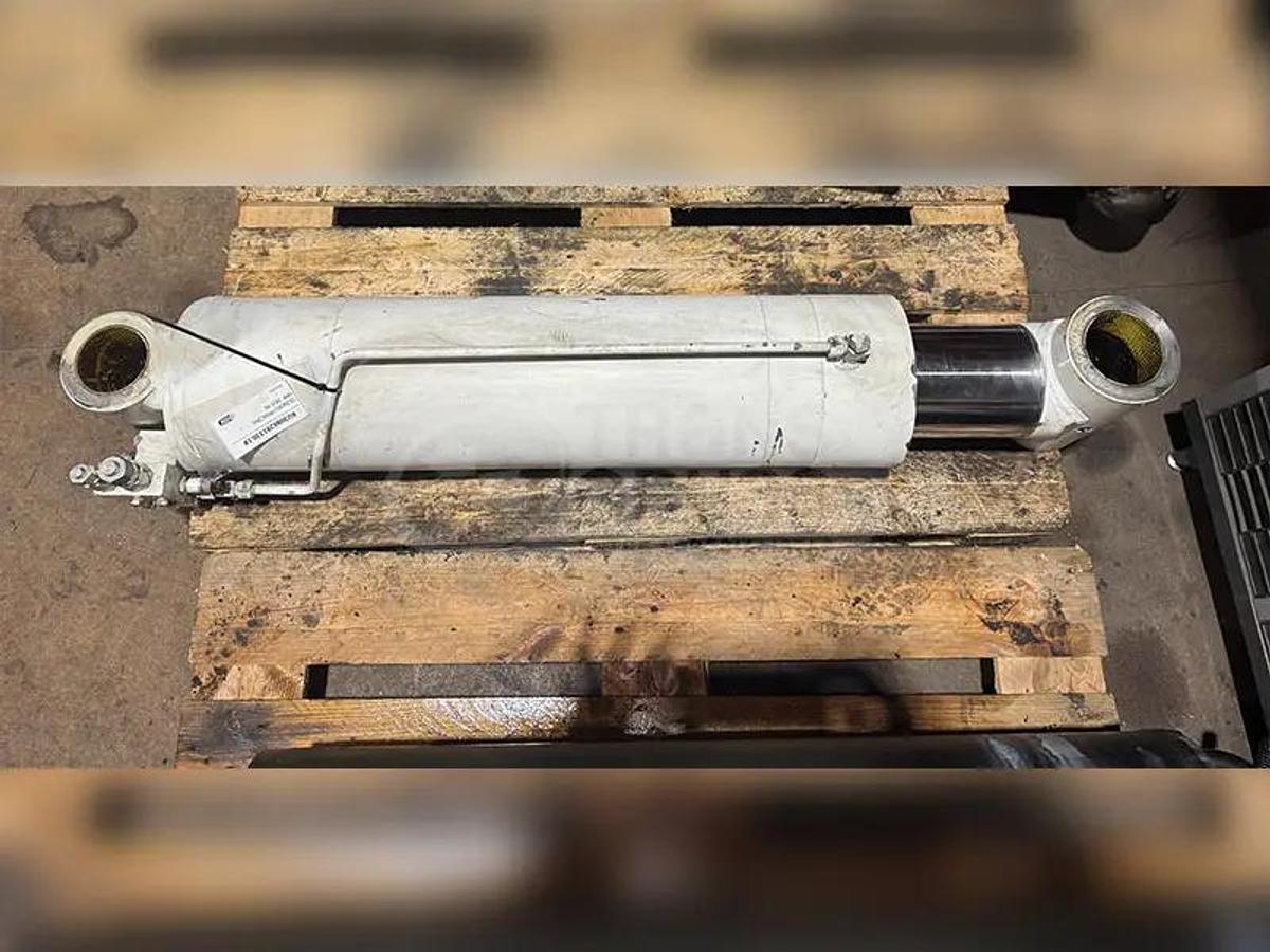 Usado Grúa HMF2820 solo para recambios