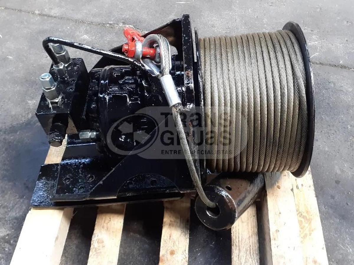 Usado Cabrestante Palfinger 1.000 kg con motor y cable en venta