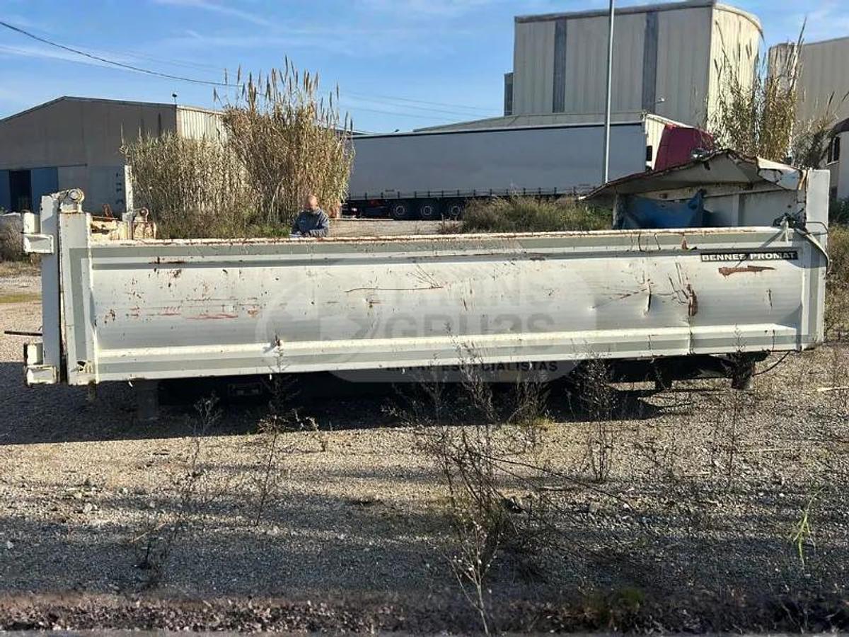 Usado carrocería caja con volquete usada