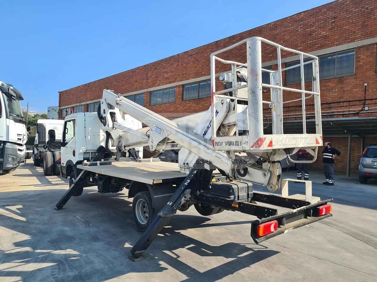 Usado MULTITEL NISSAN NT 400 + HX 195