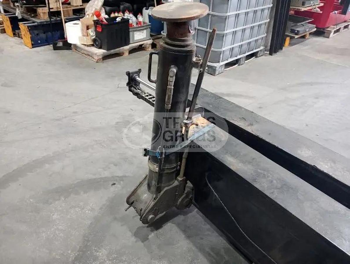 Usado Cañas estabilizador grúa HMF 9520K