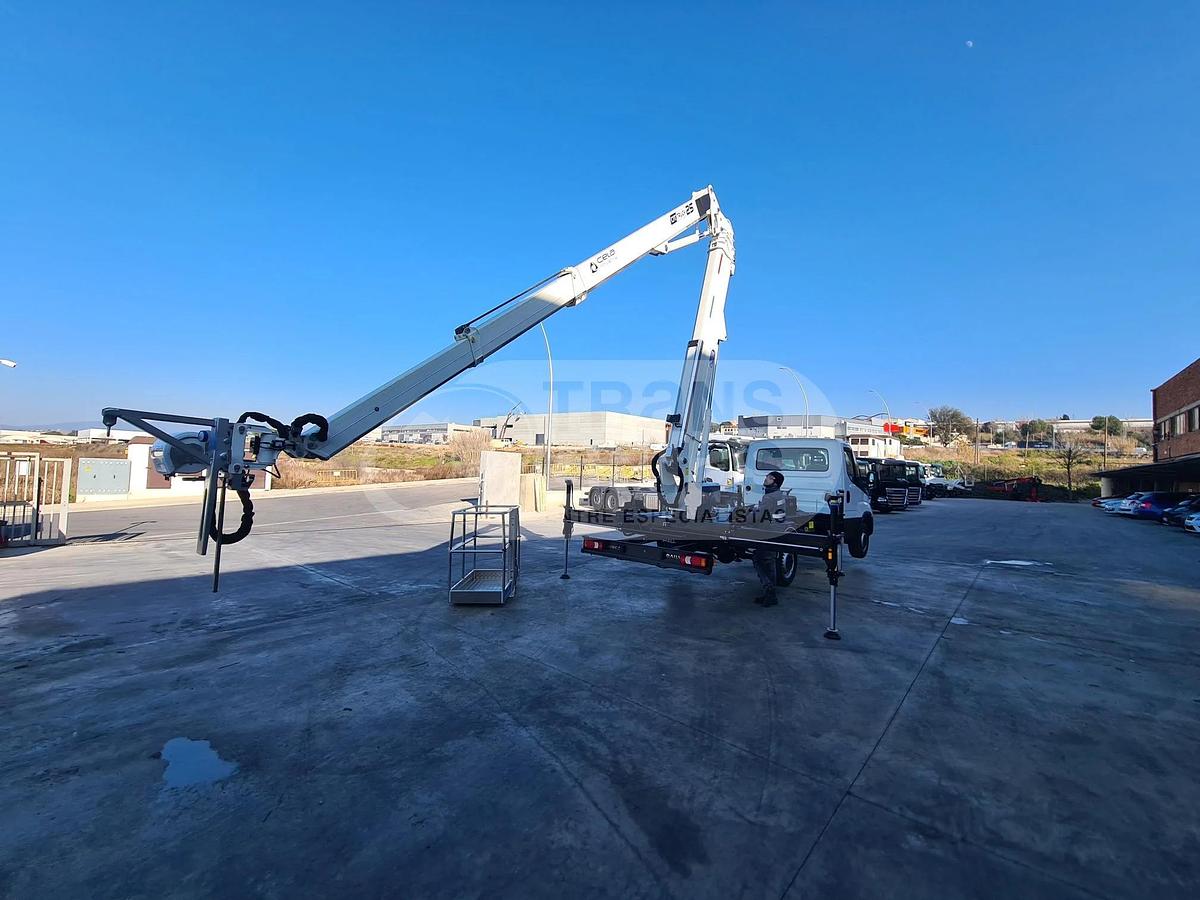Plataforma aérea 25m