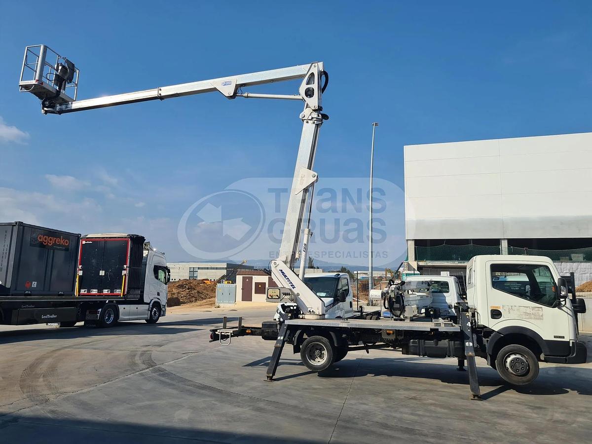 Usado MULTITEL NISSAN NT 400 + HX 195