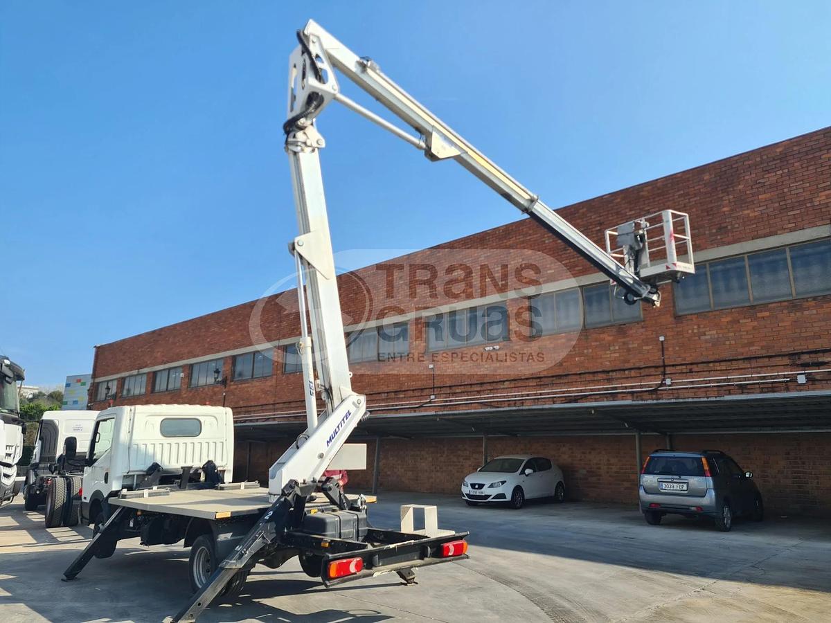 Usado MULTITEL NISSAN NT 400 + HX 195