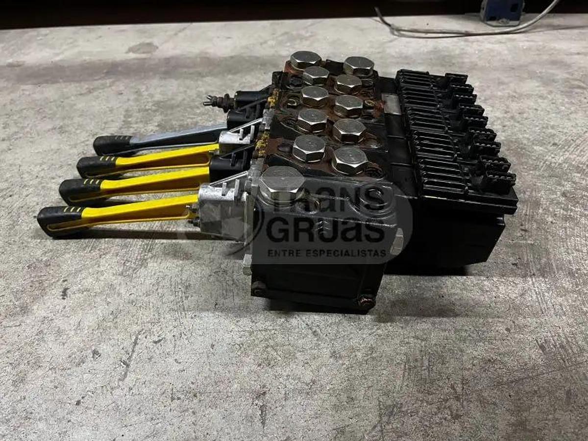 Usado RECAMBIOS GRÚA PALFINGER  PK 12002EH